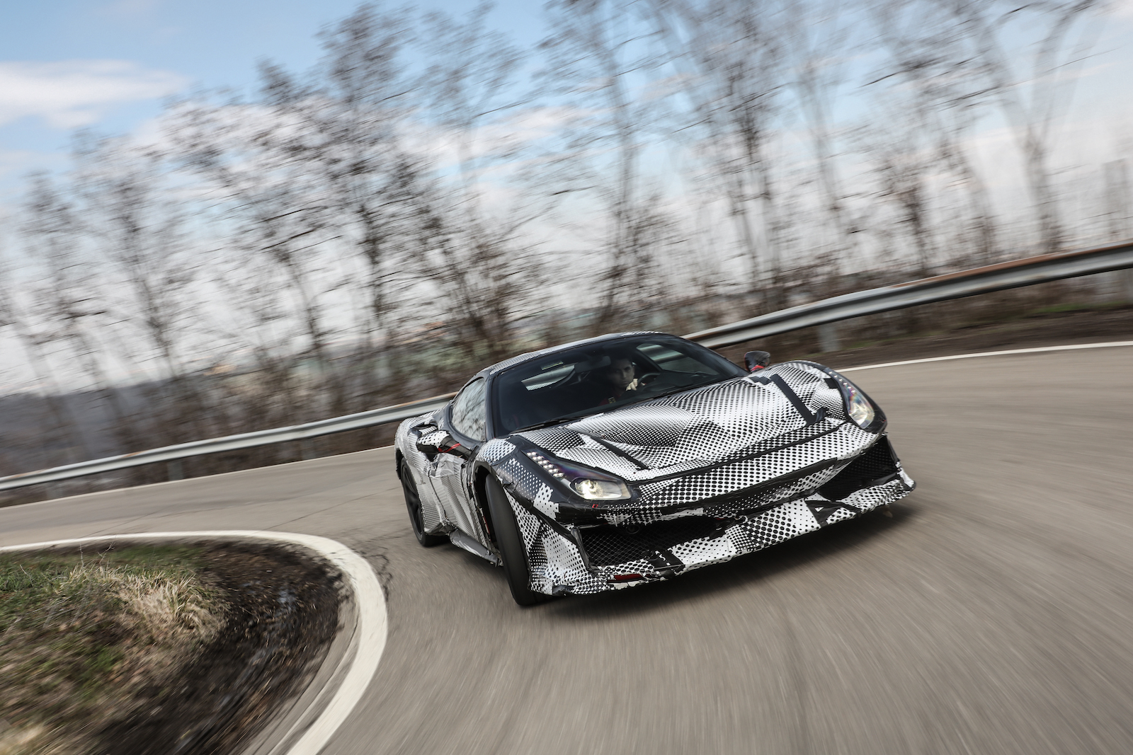 2018-Ferrari_488_Pista_SP-04