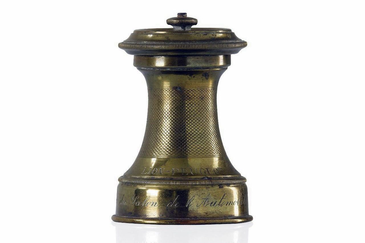 가장 오랜 역사를 지닌 자동차 메이커는?