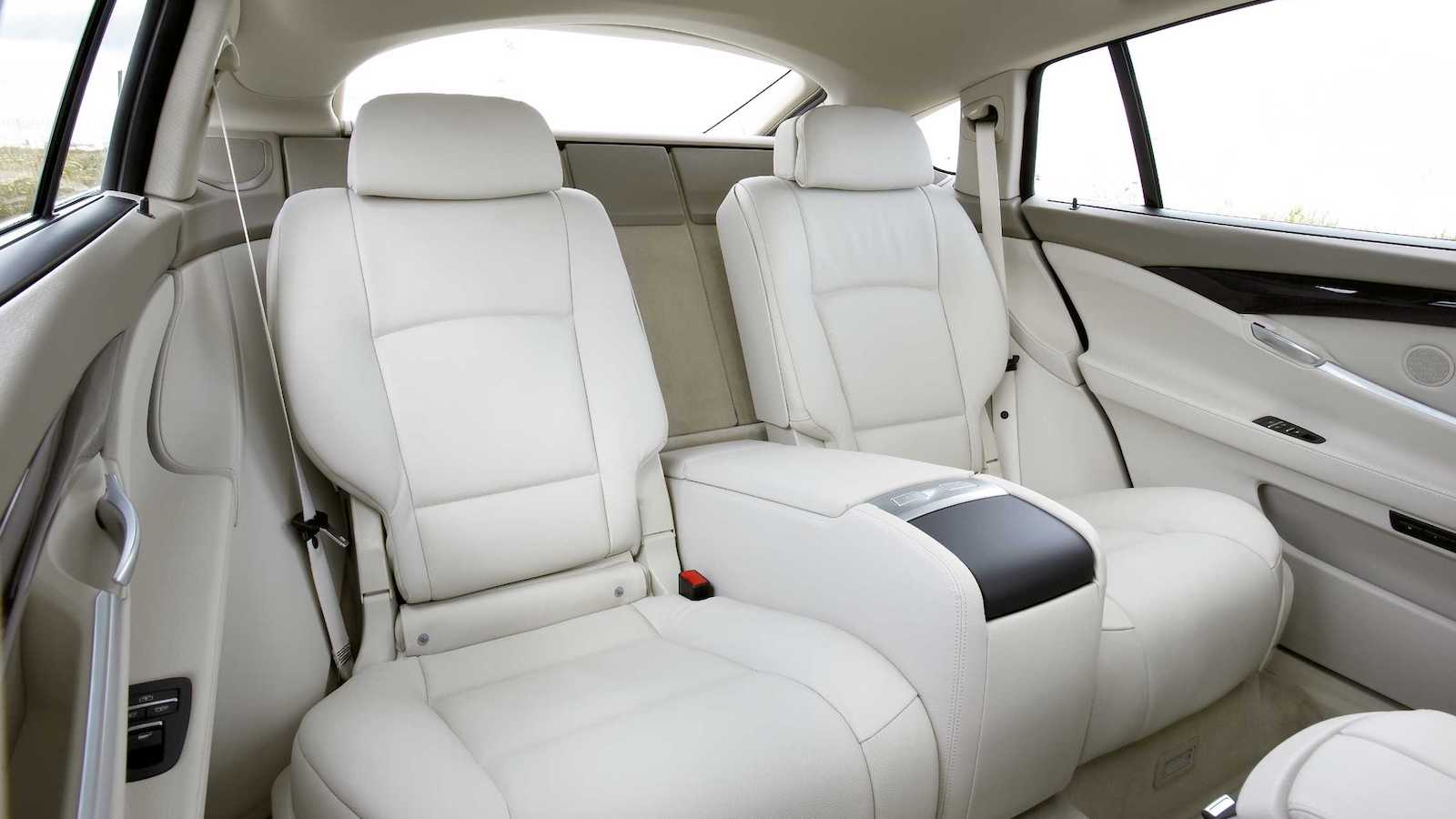 2010-BMW_5Series_GT-5