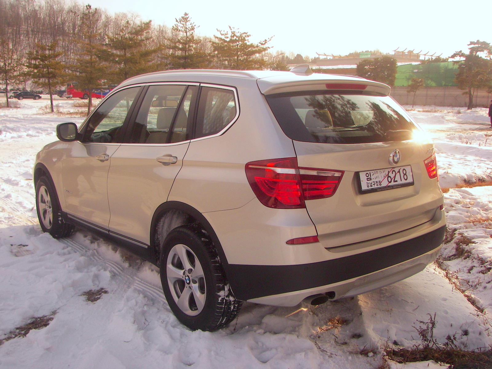 2011-BMW_X3(MY)-2