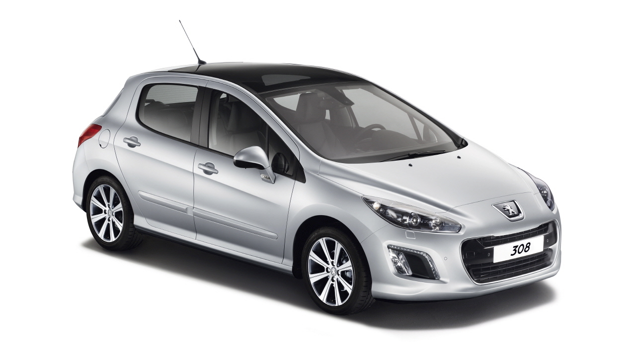 2011-Peugeot_308-1