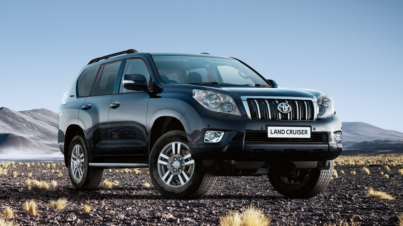 2011-Toyota_LandCruiser_150-1