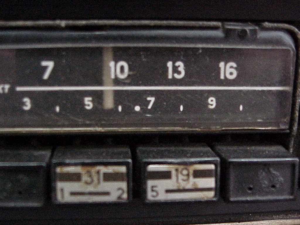 카오디오의 어머니는 군&nbsp;무선장비