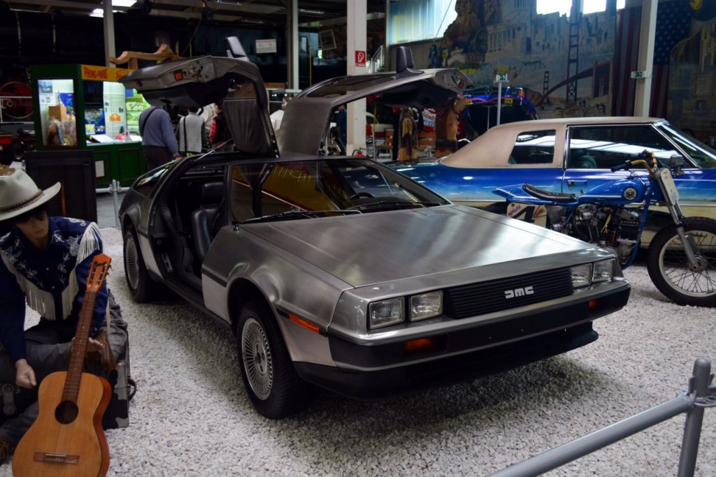 영화 ‘백 투 더 퓨처’의 타임머신은&nbsp;다국적차?