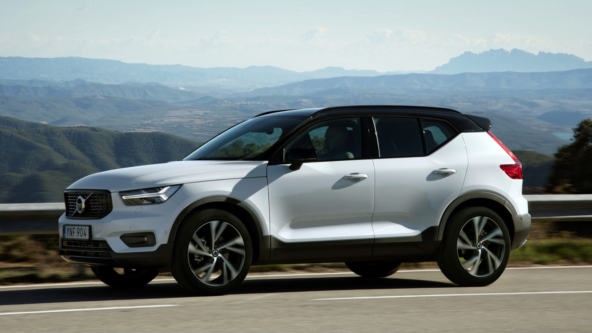 [둘러보기] 중소형 SUV 6종 – #5. 볼보 XC40