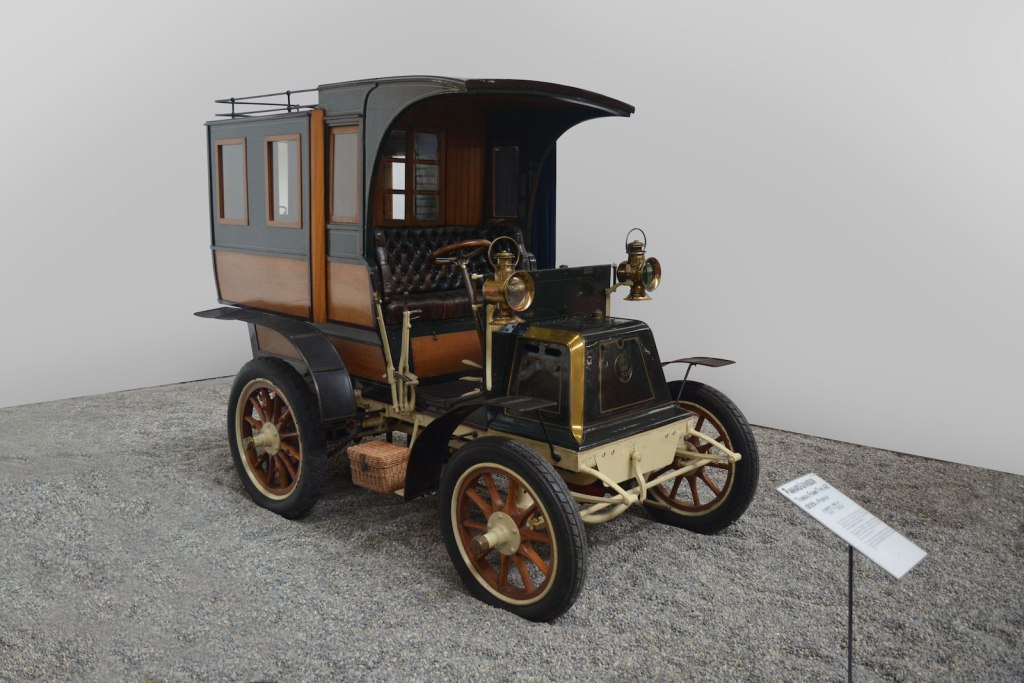 자동차의 후륜구동 시대 연 파나르 &&nbsp;르바소