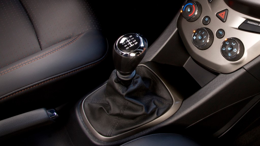 우리가 원하는 2013년 뉴스 – ‘소형차, 수동변속기 차 판매&nbsp;급증’