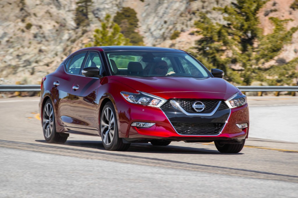 꼭 그랜저를 사야겠어? 닛산 맥시마는&nbsp;어때?