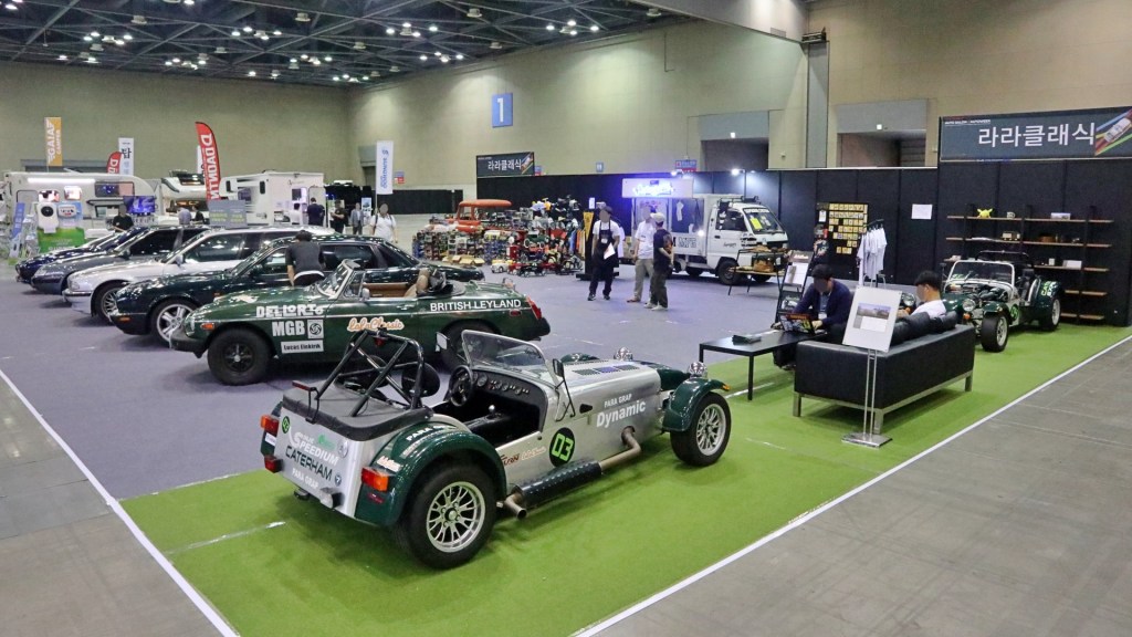 2019 서울오토살롱위크에 전시된 클래식 감성&nbsp;차들