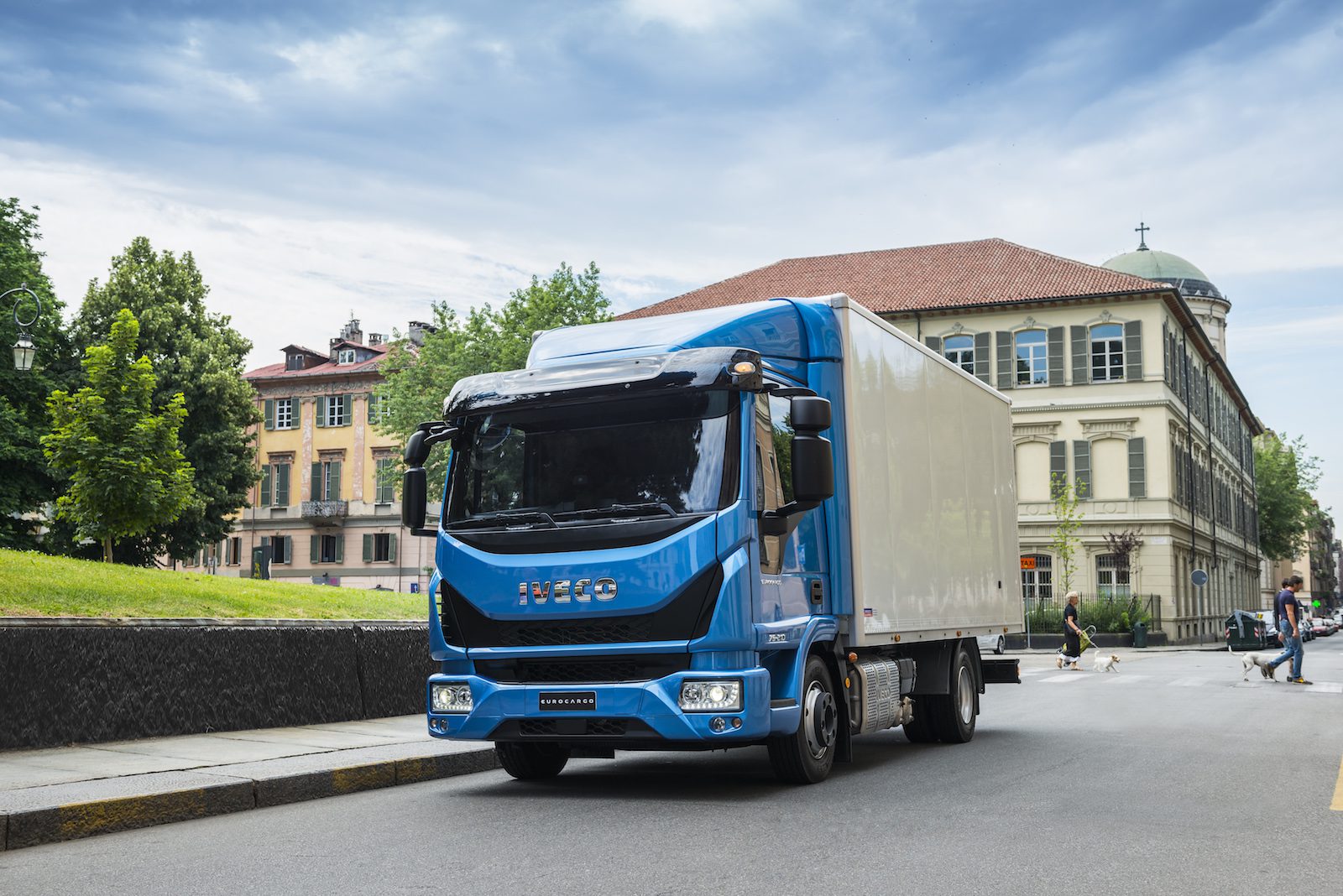 부메랑 되어 돌아오는 국내 상용차 업체의 시장 독점