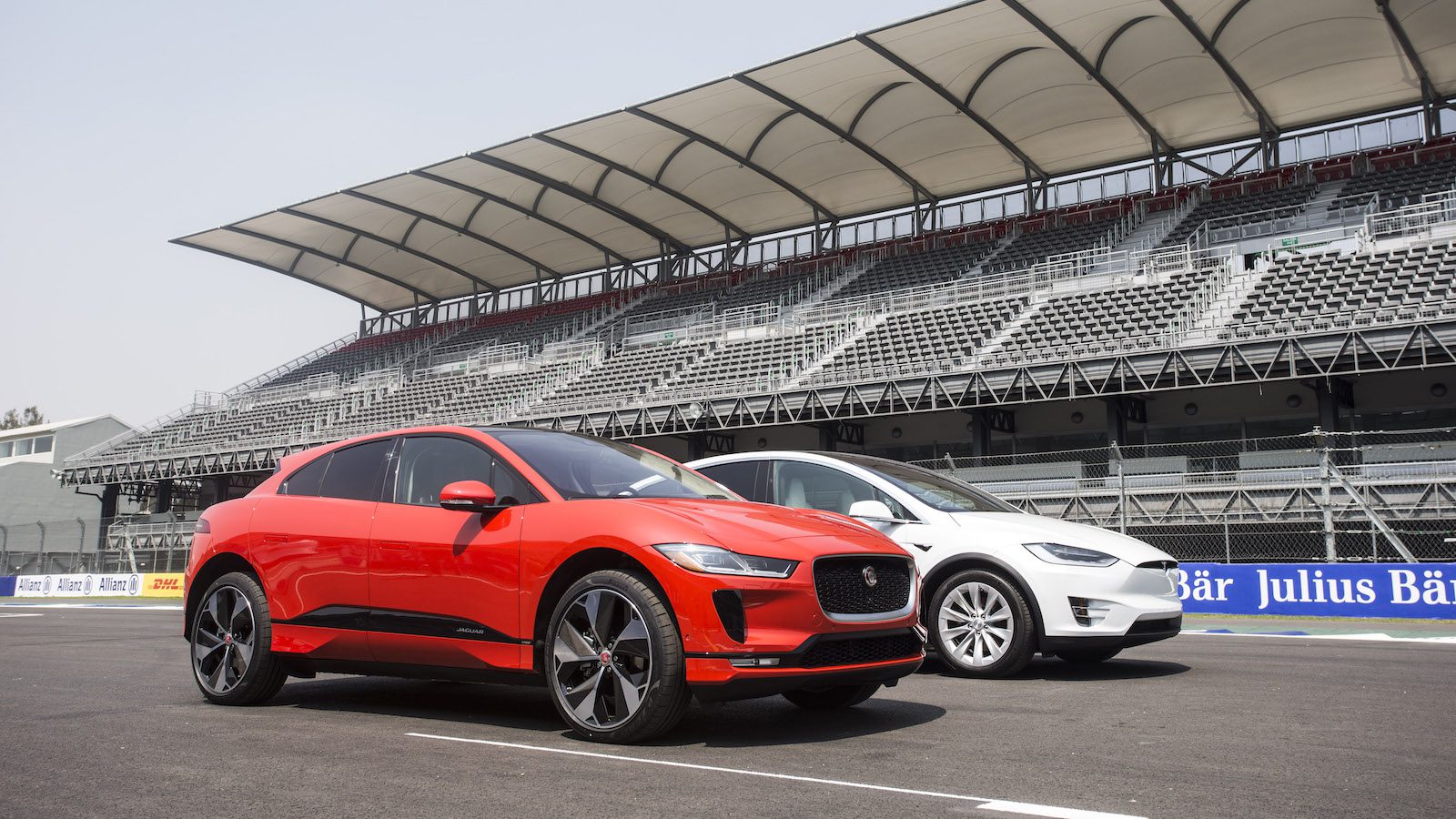 좌충우돌 테슬라와 반격 시작한 프리미엄 브랜드