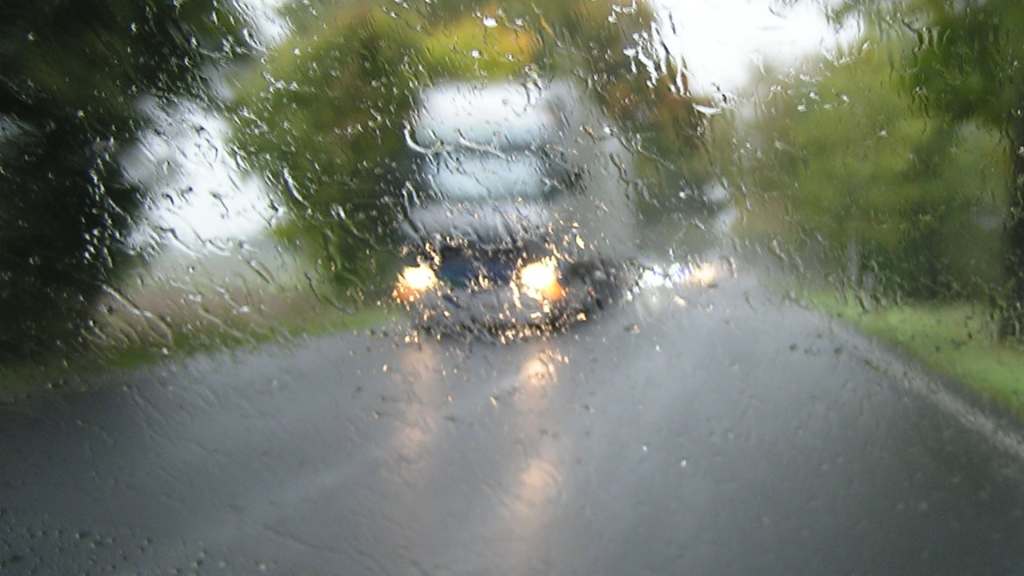 [운전상식] 빗길 운전, 이런 점에&nbsp;주의하세요!