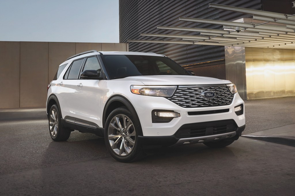 포드 익스플로러 플래티넘