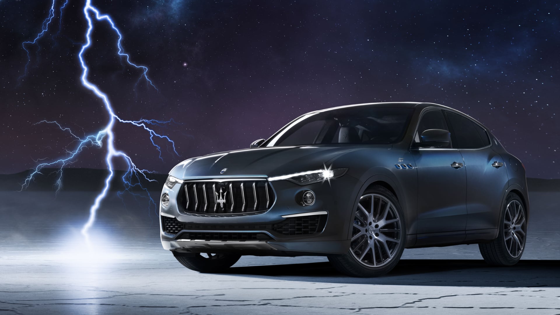 마세라티 르반떼 하이브리드 – 강렬한 브랜드가 내놓은 은근한 하이브리드