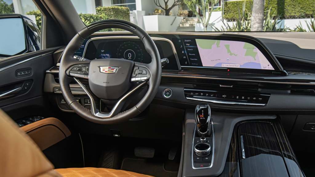 캐딜락 에스컬레이드에 38인치 OLED 디스플레이가?&nbsp;진짜로?