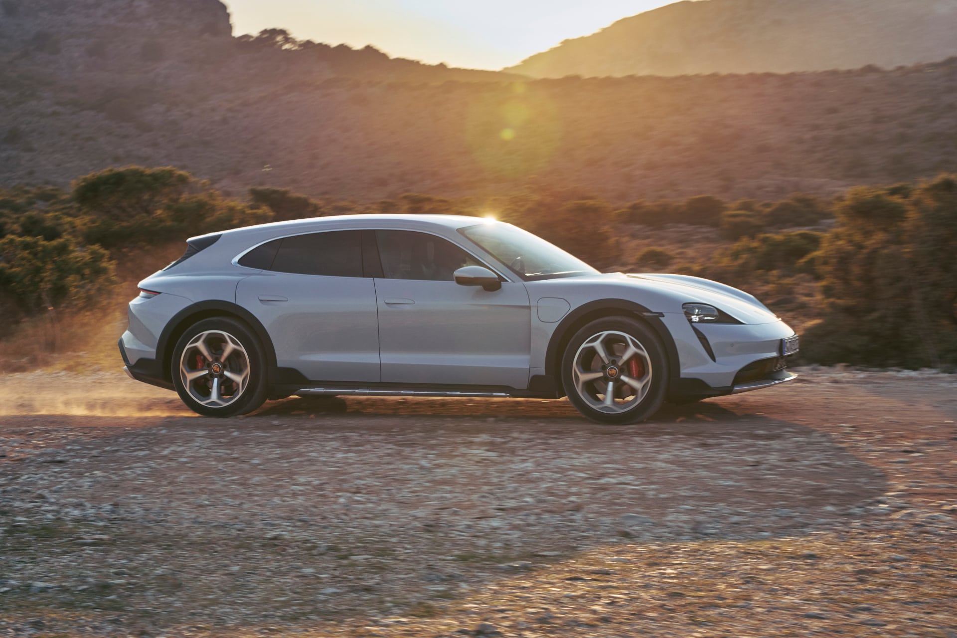 포르쉐 타이칸 크로스 투리스모