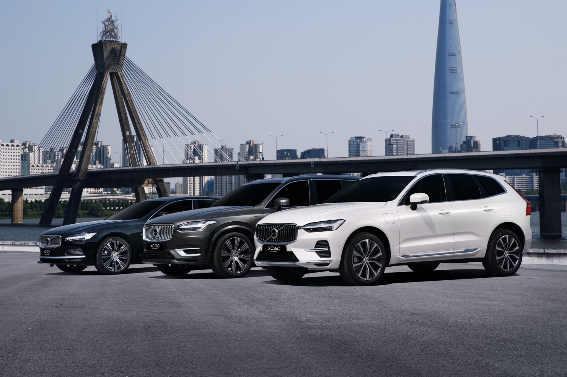 배터리 용량 커진 볼보 S90, XC60, XC90 리차지 플러그인 하이브리드