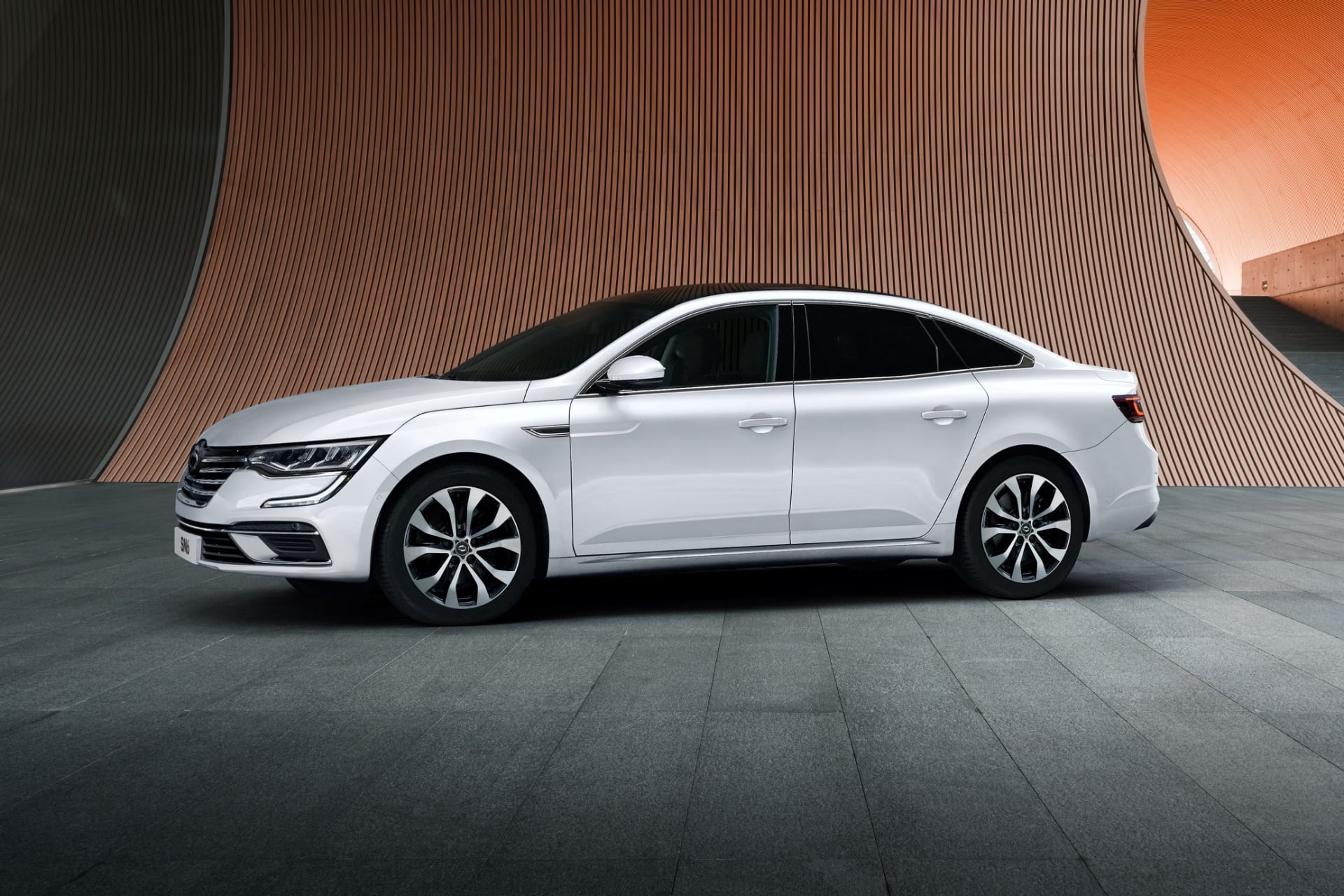 르노코리아, SM6 하위 트림 통합 조정한 ‘필(Feel)’ 트림 새로 선보여