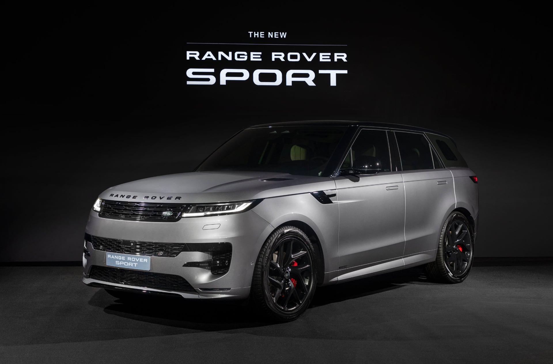 본격 출시 앞둔 올 뉴 레인지로버 스포츠, 가솔린 하위 트림 추가 투입