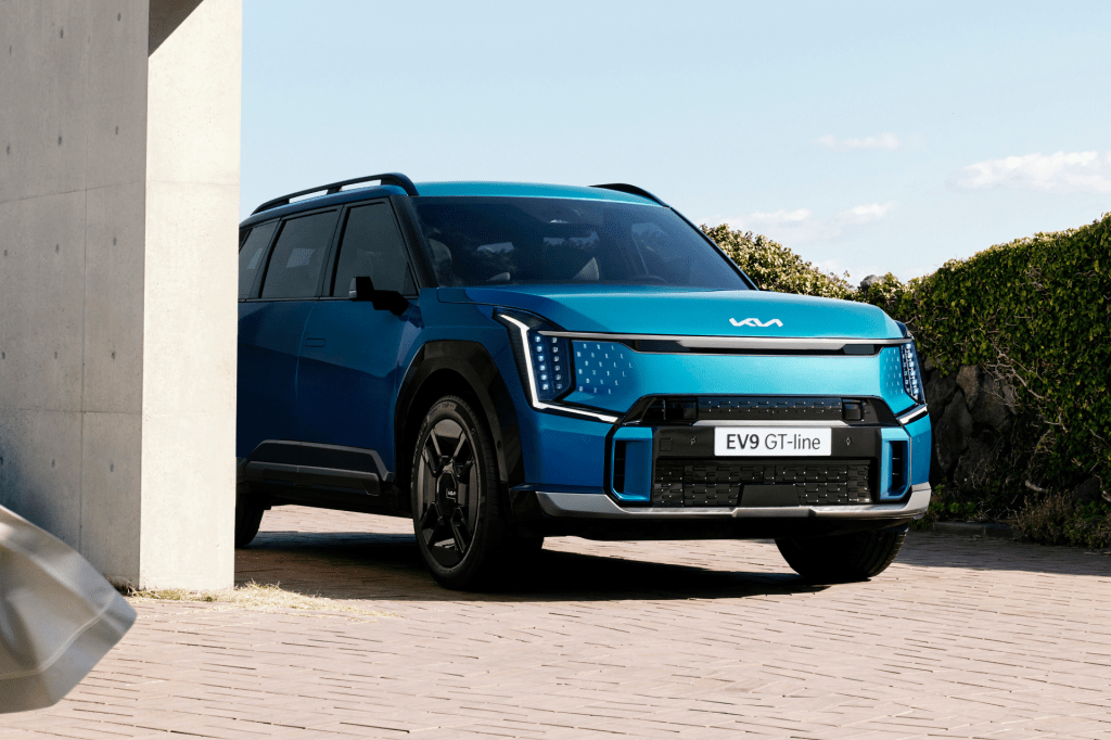 언제 얼마에 살 수 있는지는 아직 안 가르쳐주지 – 기아, 이 브이 나인(EV9) 세계 최초&nbsp;공개