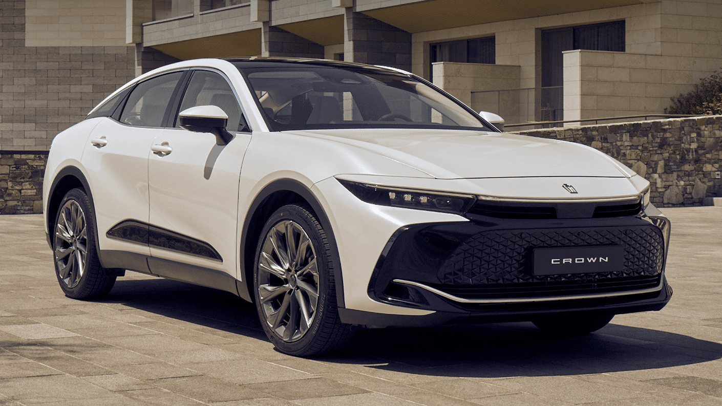 51년 만에 우리나라 다시 들어오는 토요타의 기함 크라운, 사전 계약 시작