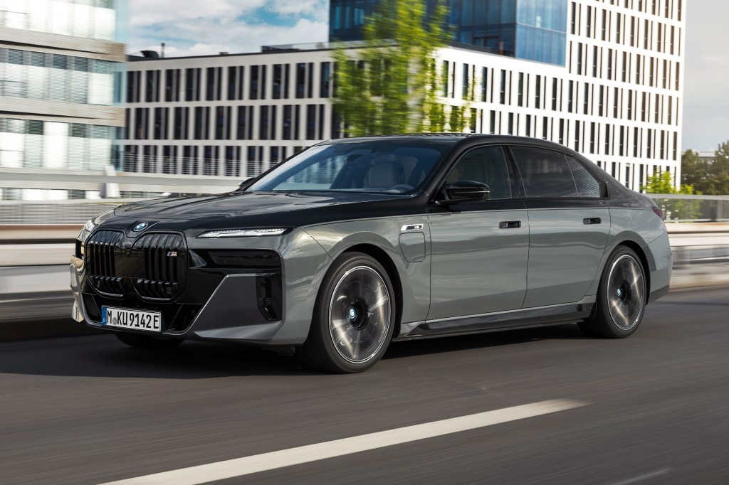 BMW 뉴 7시리즈에 PHEV 추가요! – BMW 뉴 750e xDrive 국내 공식&nbsp;출시