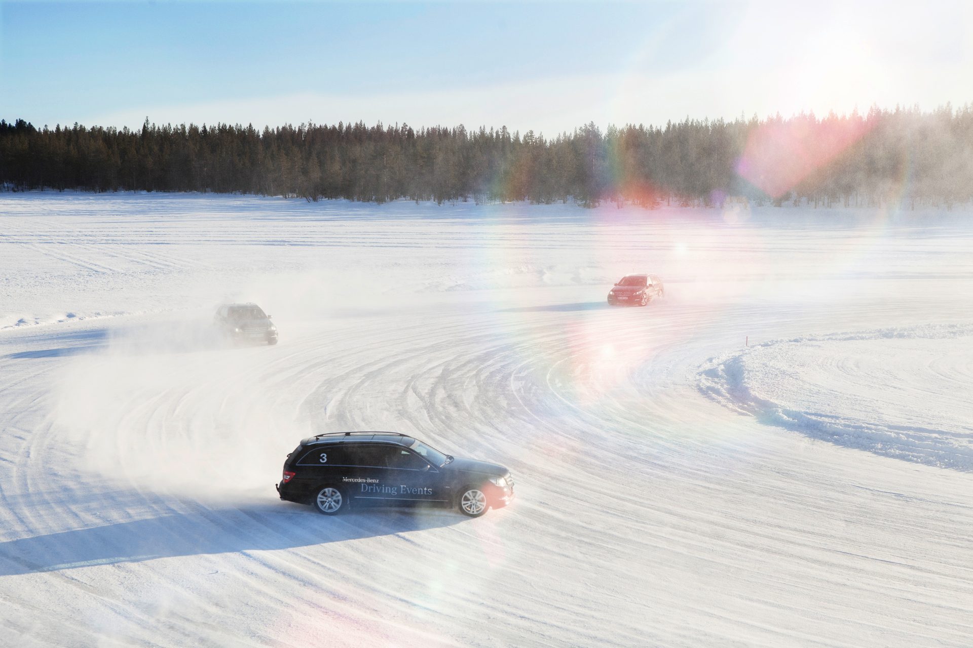 극한의 추위에서 운전을 즐기는 이색 경험