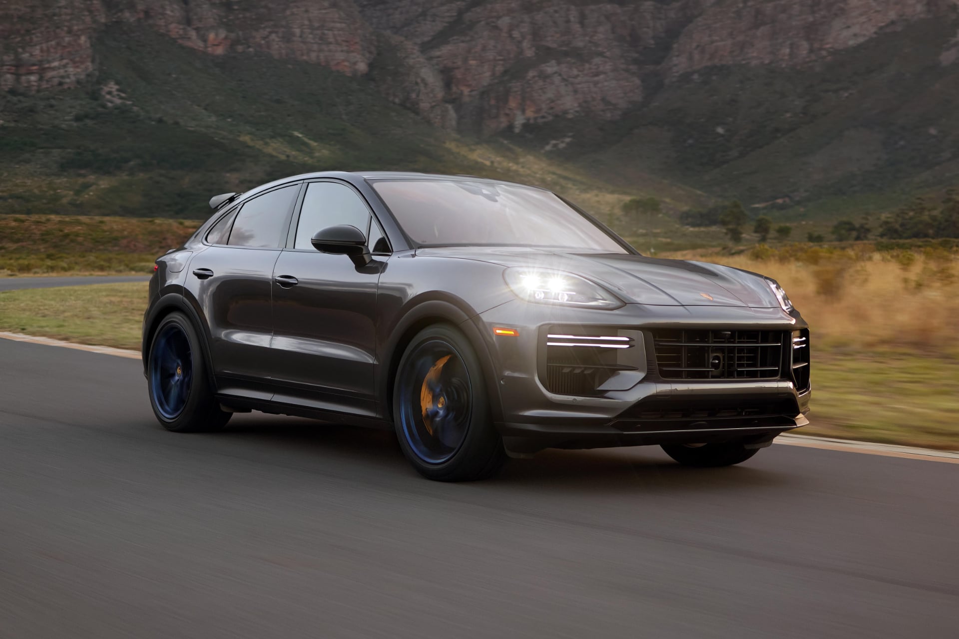 포르쉐코리아, 뼈대 빼고 모두 업그레이드한 신형 카이엔 출시