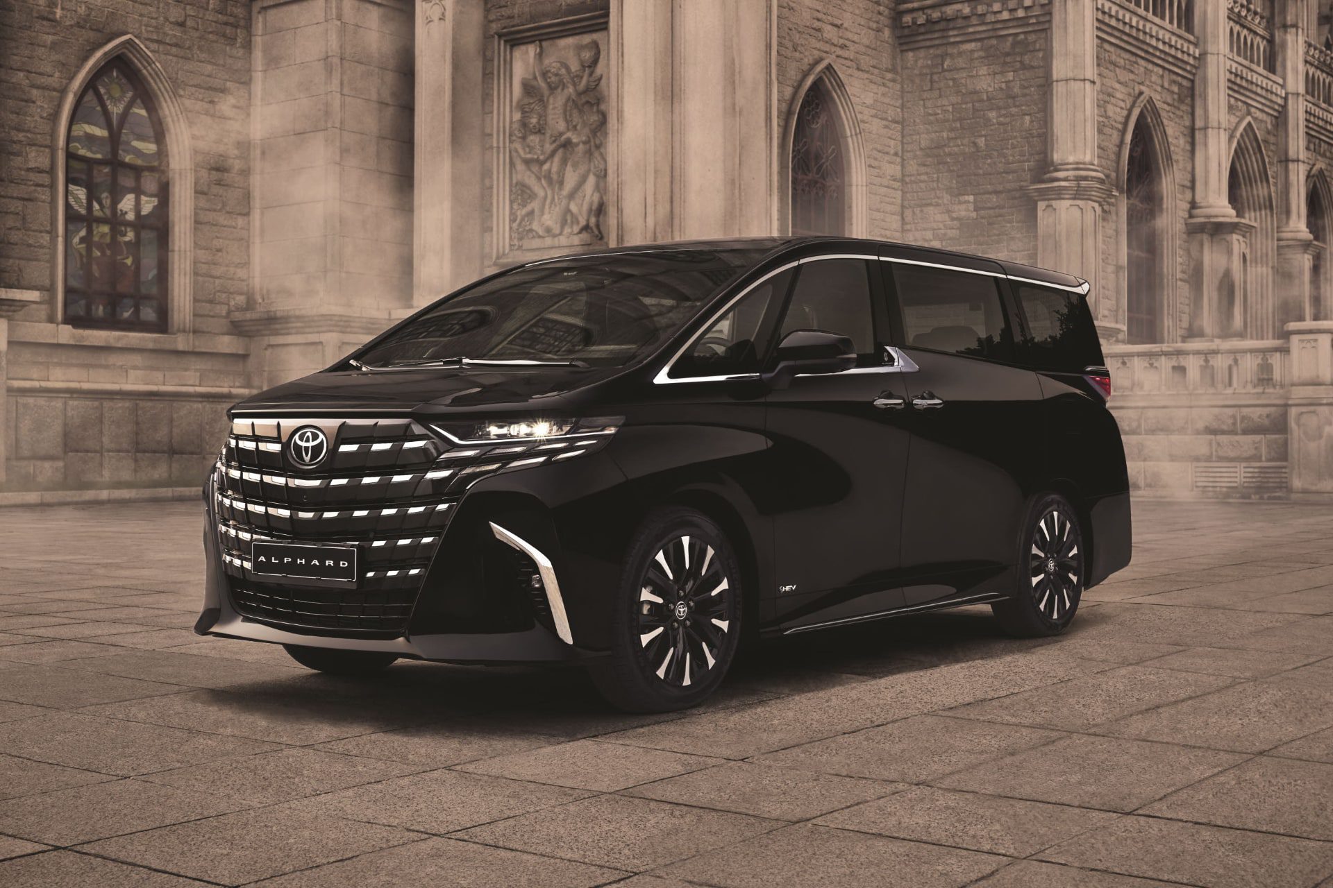 ‘프리미엄 7인승 미니밴’ 토요타 알파드 국내 공식 출시