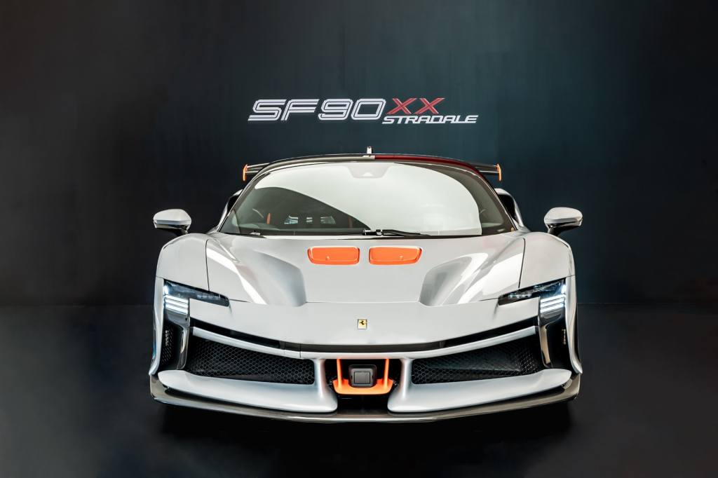 트랙과 일반도로 모두 달릴 수 있는 극한의 성능 – 페라리 SF90 XX 스트라달레 국내 최초&nbsp;공개