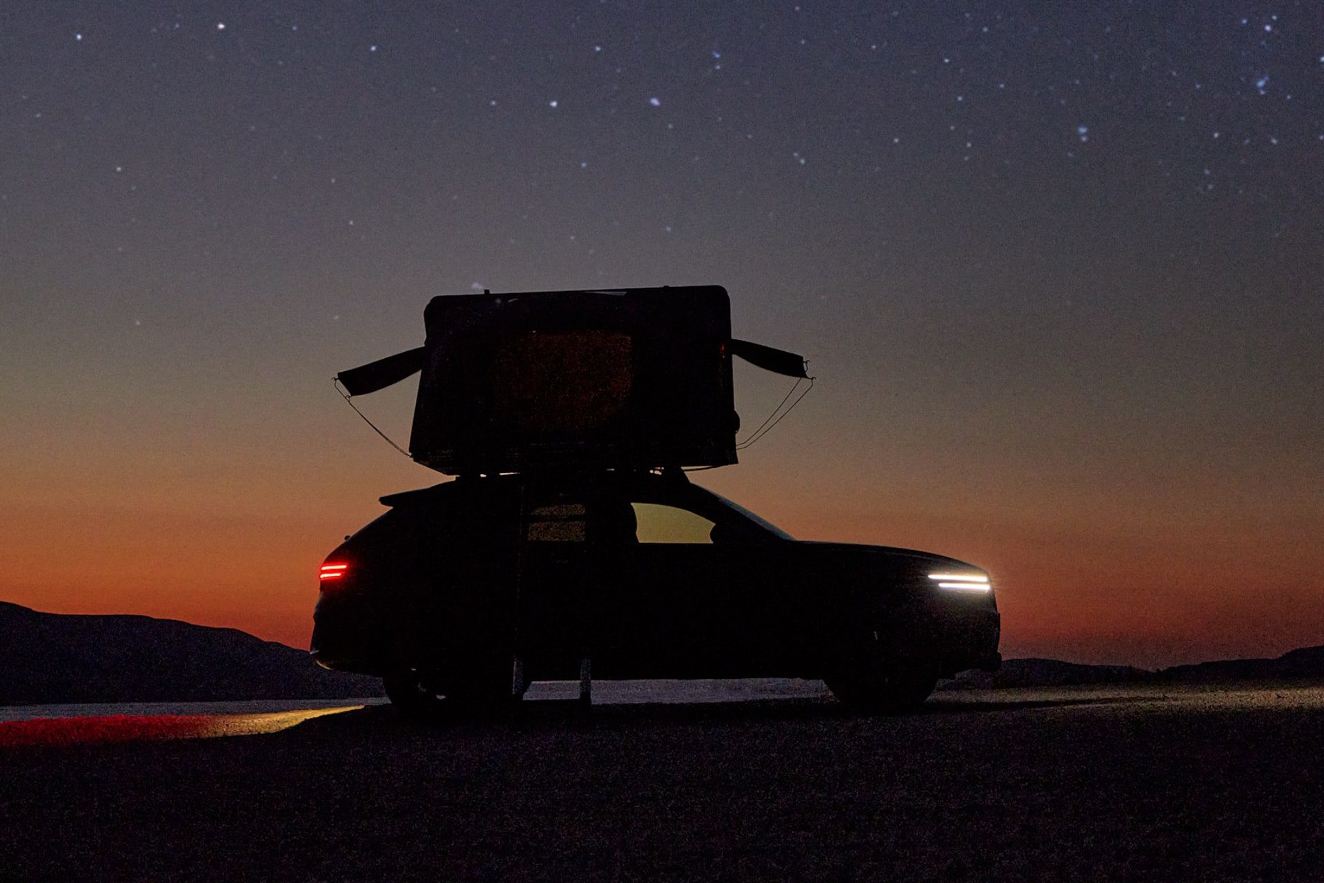 제네시스, 검은색으로 통일감 준 캠핑용품 ‘캠핑 기어 블랙 에디션’ 출시