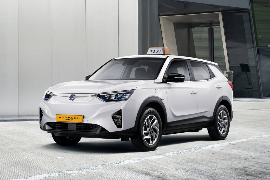 KG 모빌리티, 코란도 이모션 이름 ‘코란도 EV’로 바꾸고 택시 트림 추가… 2024년 6월 출시에 앞서 사전 계약&nbsp;시작해