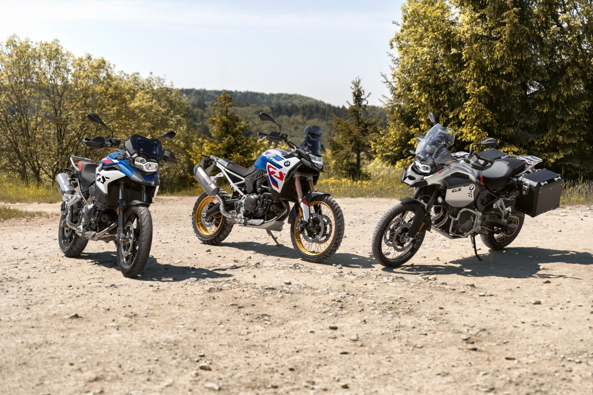 [새 바이크] 2024년형 BMW 뉴 F 800 GS, 뉴 F 900 GS, 뉴 F 900 GS 어드벤처 – 미들급 F 시리즈 GS 모델에 새 엔진 얹고 최신 장비 추가해