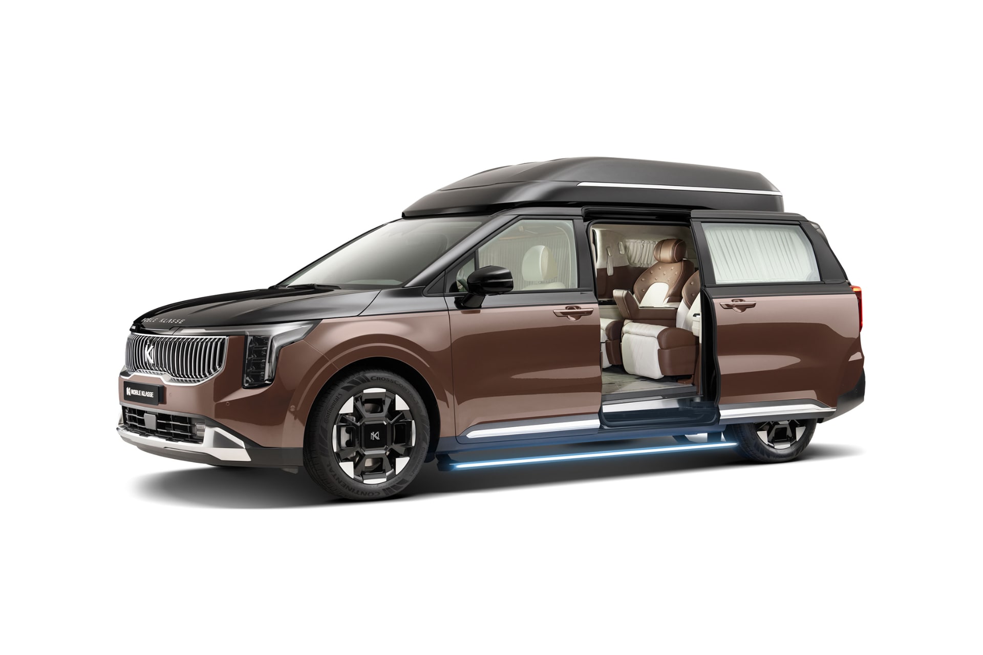 [새 차] 노블클라쎄 L4 더 마이스터 에디션 – 10대 한정으로 내외부에 새 디자인 반영하고 신규 컬러 선택 가능