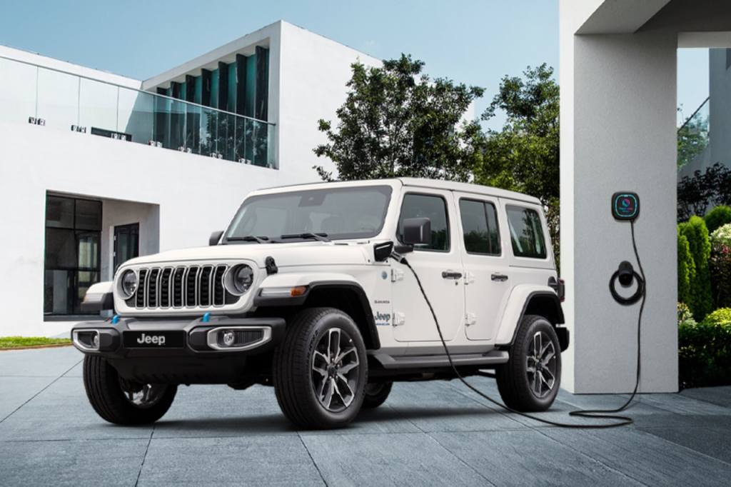 [새 차] 지프 더 뉴 랭글러 4xe – 부분변경한 랭글러의 플러그인 하이브리드&nbsp;모델