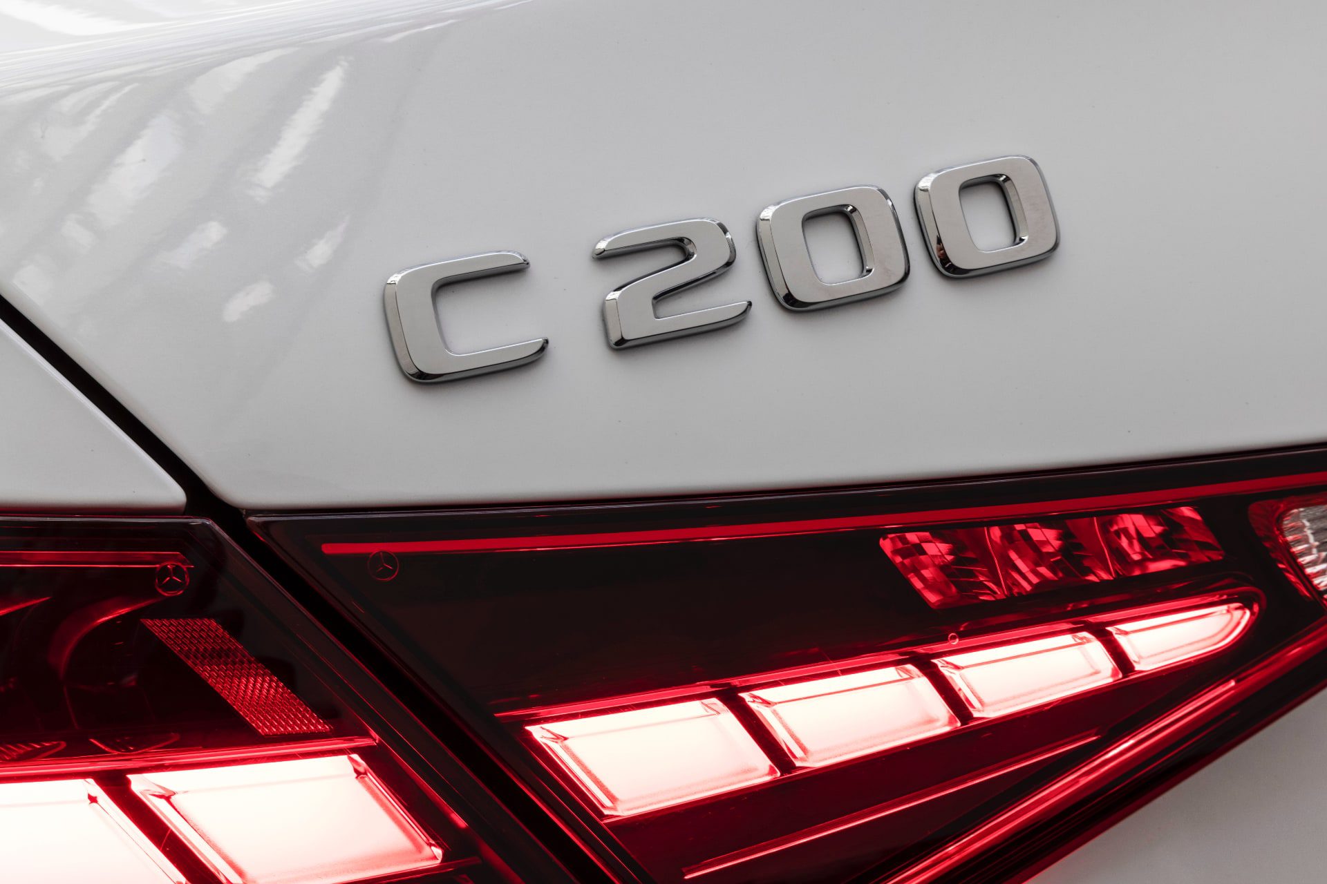 [새 차] 메르세데스-벤츠 C 200 – 204마력 가솔린 엔진 얹은 6세대 C-클래스 엔트리 모델