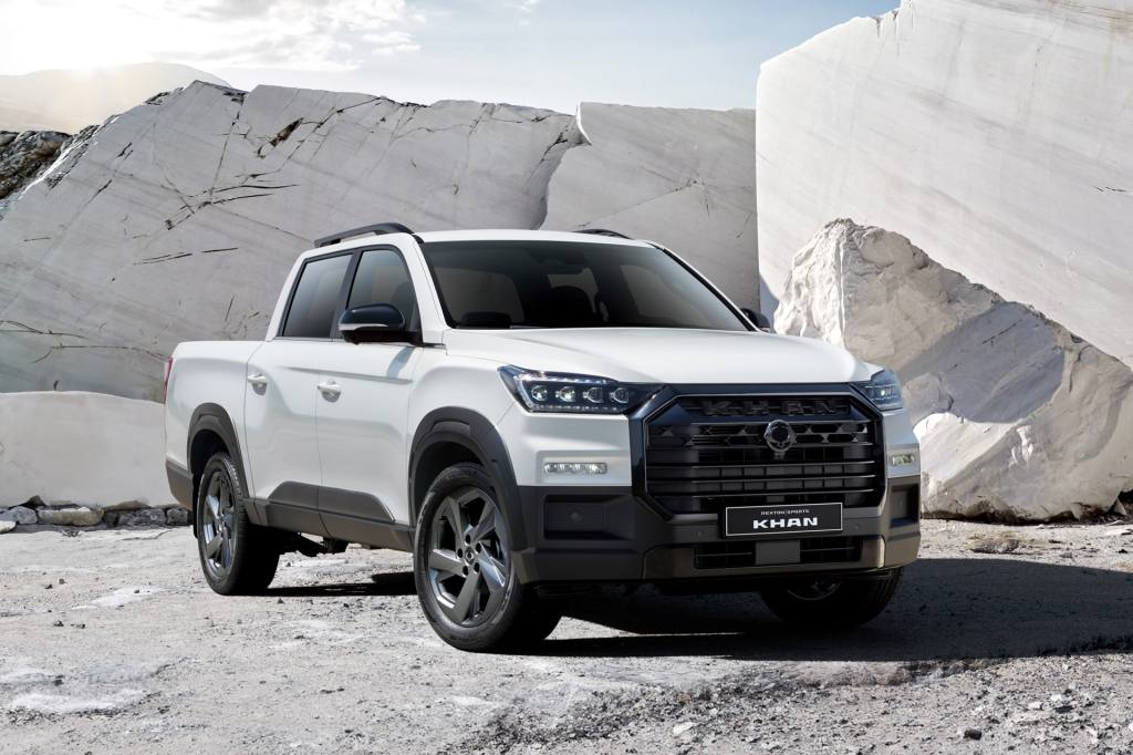 [새 차] KG 모빌리티 렉스턴 스포츠&칸 ‘블랙 엣지 패키지’ – 프레스티지・노블레스 트림 한정 검은색 장식&nbsp;패키지