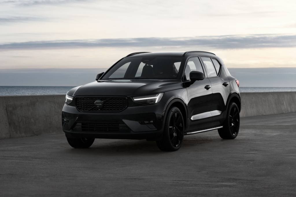 [새 차] 볼보 XC40 블랙 에디션 – 검은색의 강인한 이미지 담아 온라인으로 97대 한정&nbsp;판매