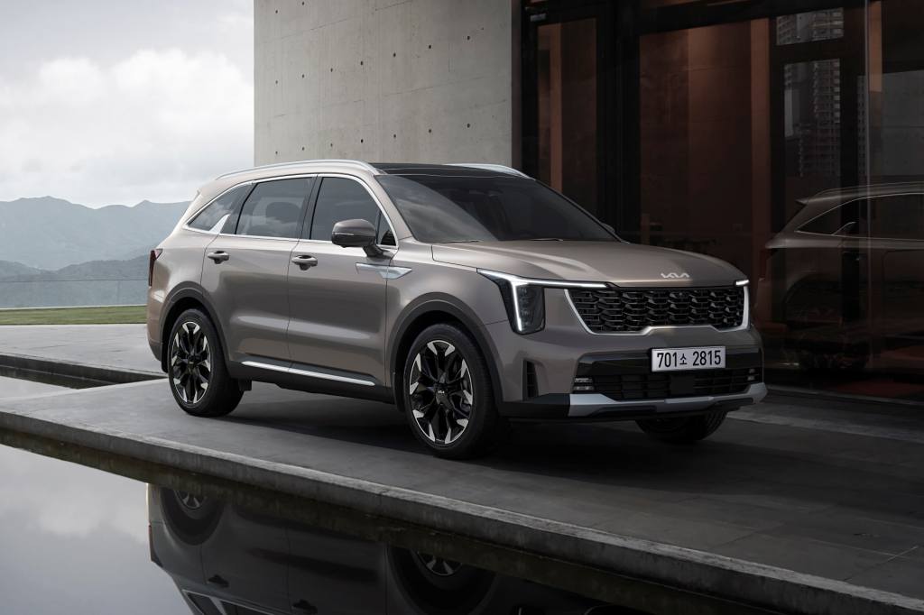 [새 차] 기아 The 2025 쏘렌토 – 기본 및 선택 사항 일부 조정한 연식 변경&nbsp;모델