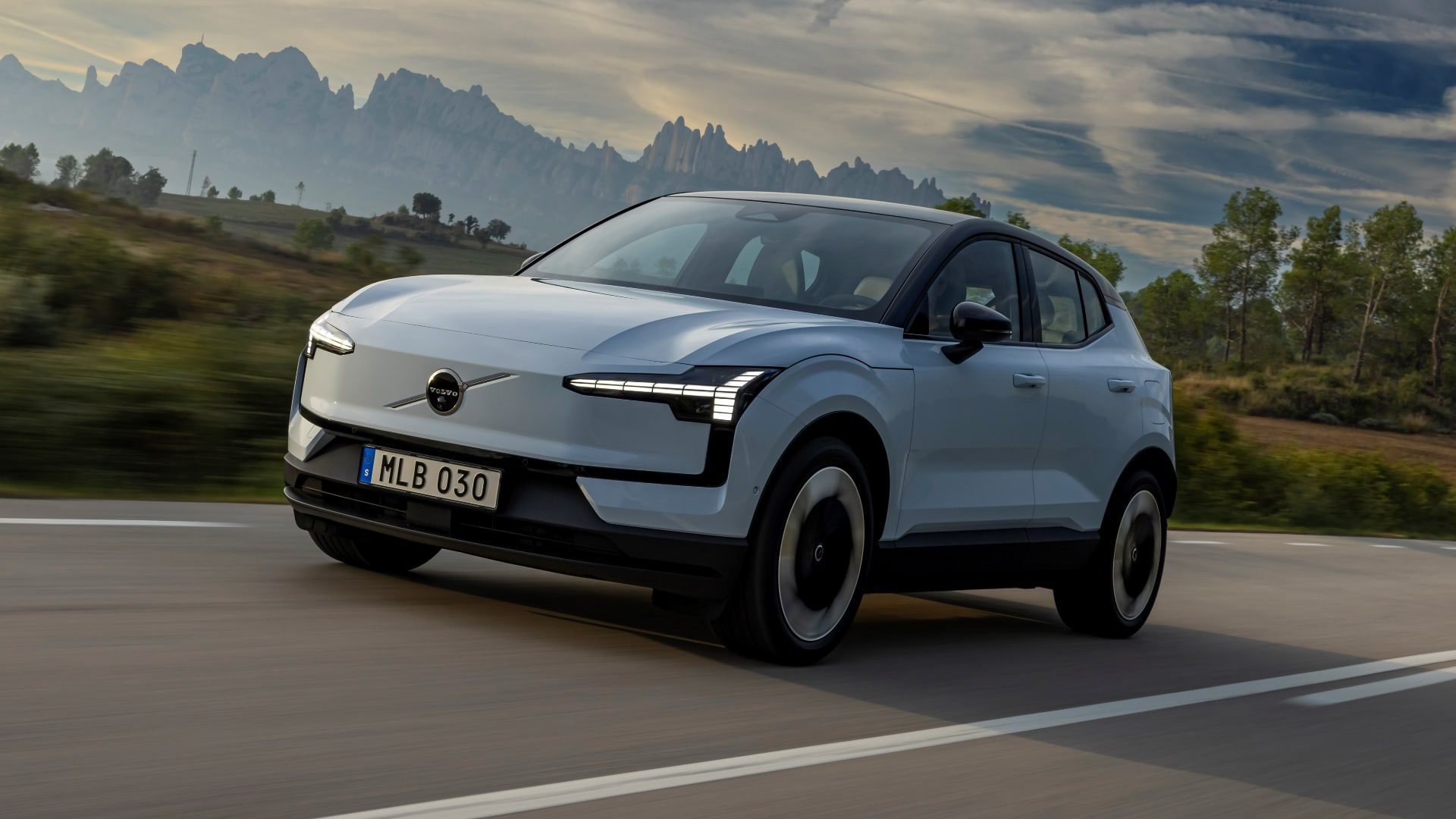 [출고임박] 볼보 EX30 – 1분기 중 출고 지연에 종지부, 브랜드 성장 견인차 될까