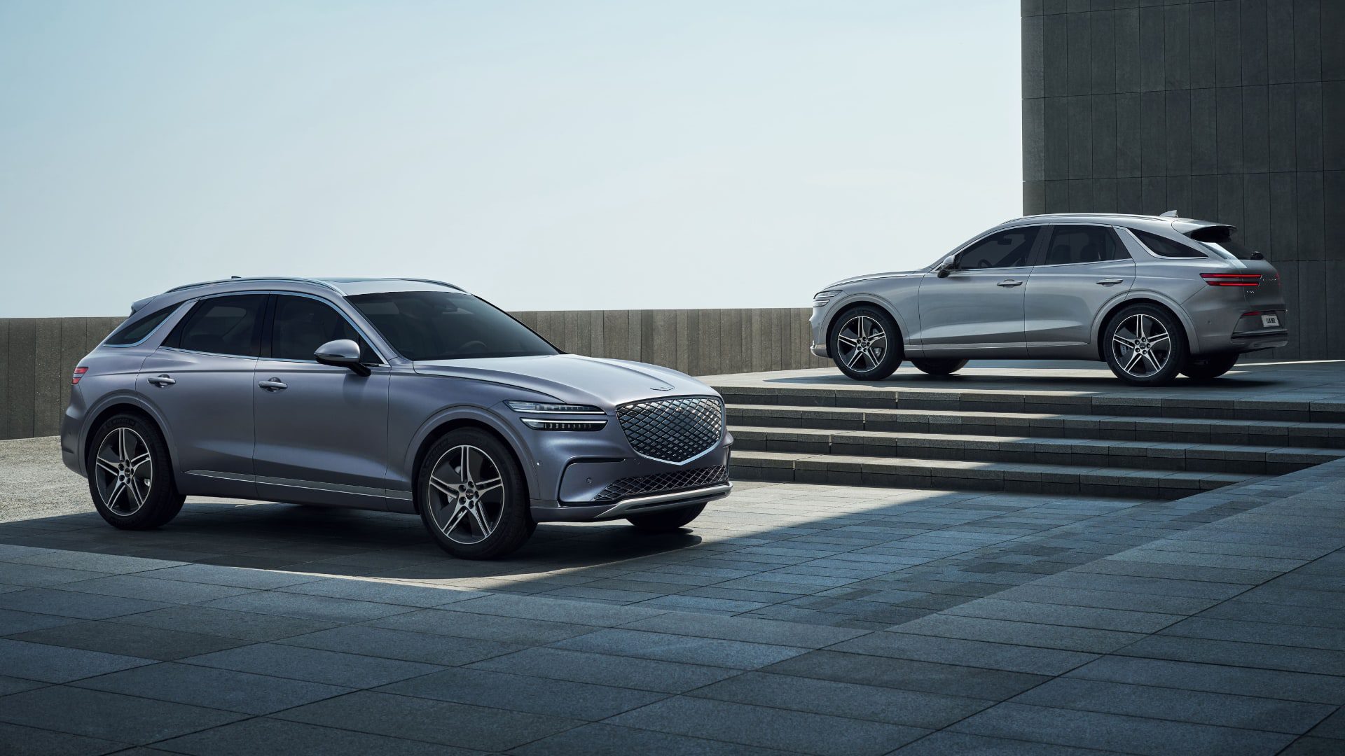 [새 차] 제네시스 GV70 전동화 부분변경 모델 – 안팎과 기능, 성능 모두 조금씩 개선되어