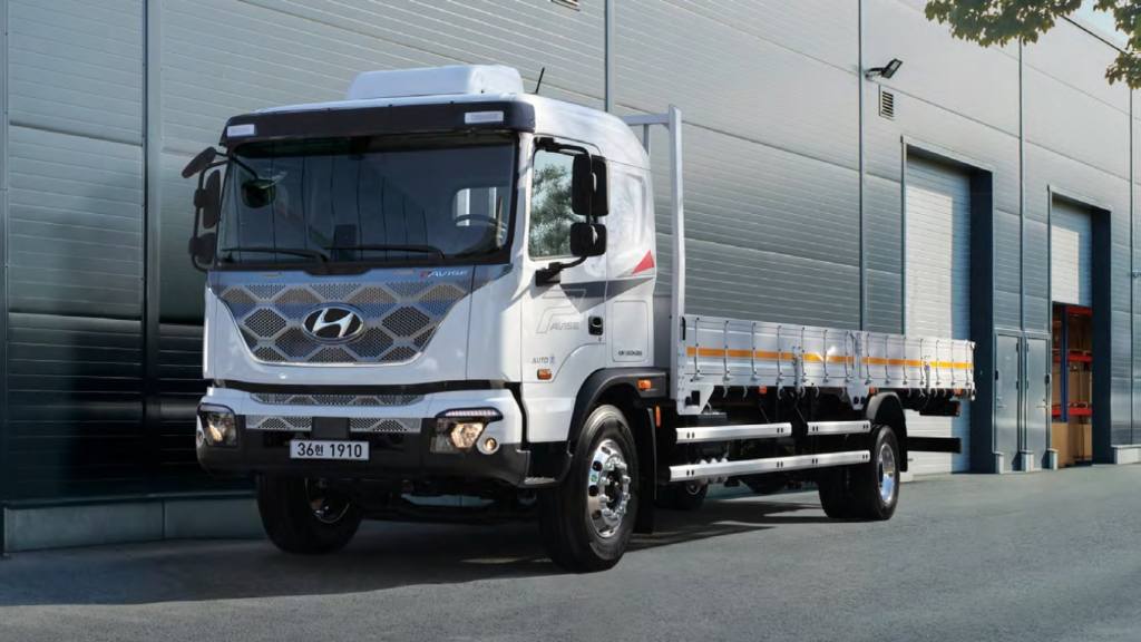 [새 트럭] 2025 현대 더 뉴 파비스 – 편의사항 추가・개선하고 트림별 기본항목&nbsp;강화