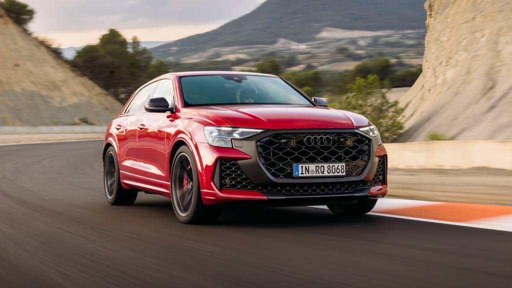[새 차] 640마력 엔진 얹은 ‘가장 빠른 양산 SUV’, 더 뉴 아우디 RS Q8&nbsp;퍼포먼스