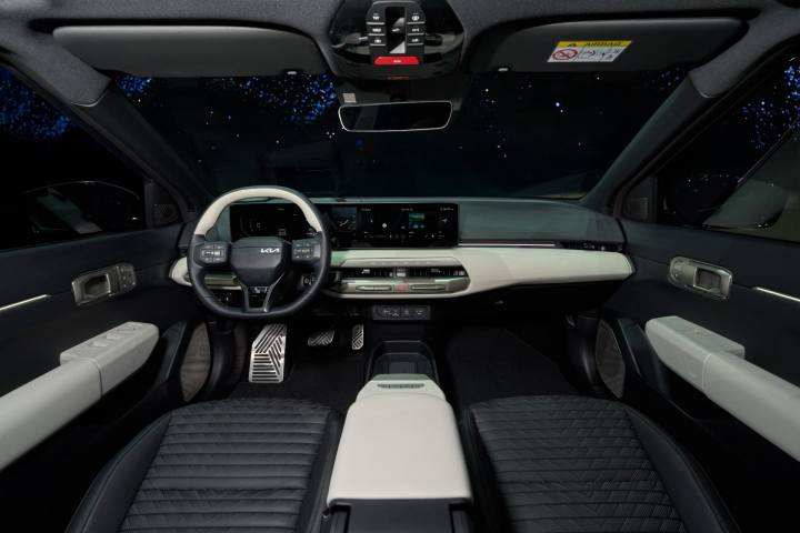 2025 Kia EV4 Sedan GT-line / 2025 기아 EV4 세단 GT라인