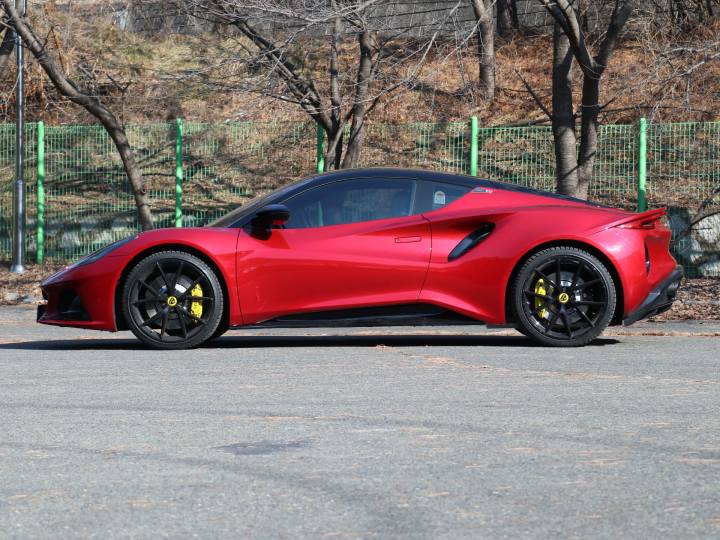 2025 Lotus Emira V6 First Edition / 2025 로터스 에미라 V6 퍼스트 에디션