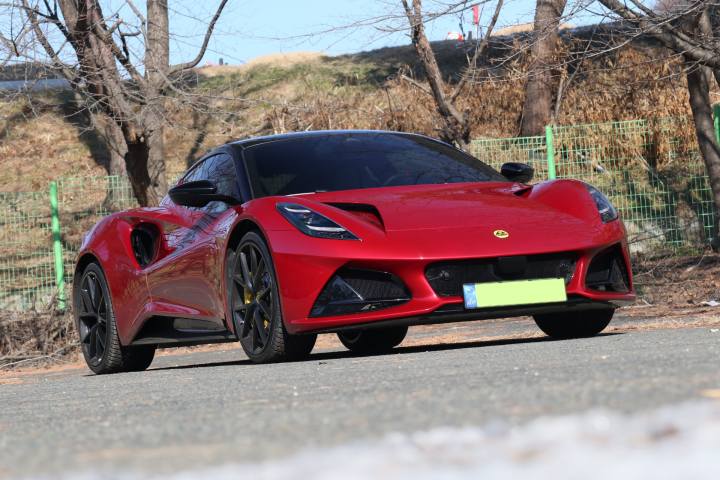 2024 Lotus Emira V6 First Edition / 2024 로터스 에미라 V6 퍼스트 에디션