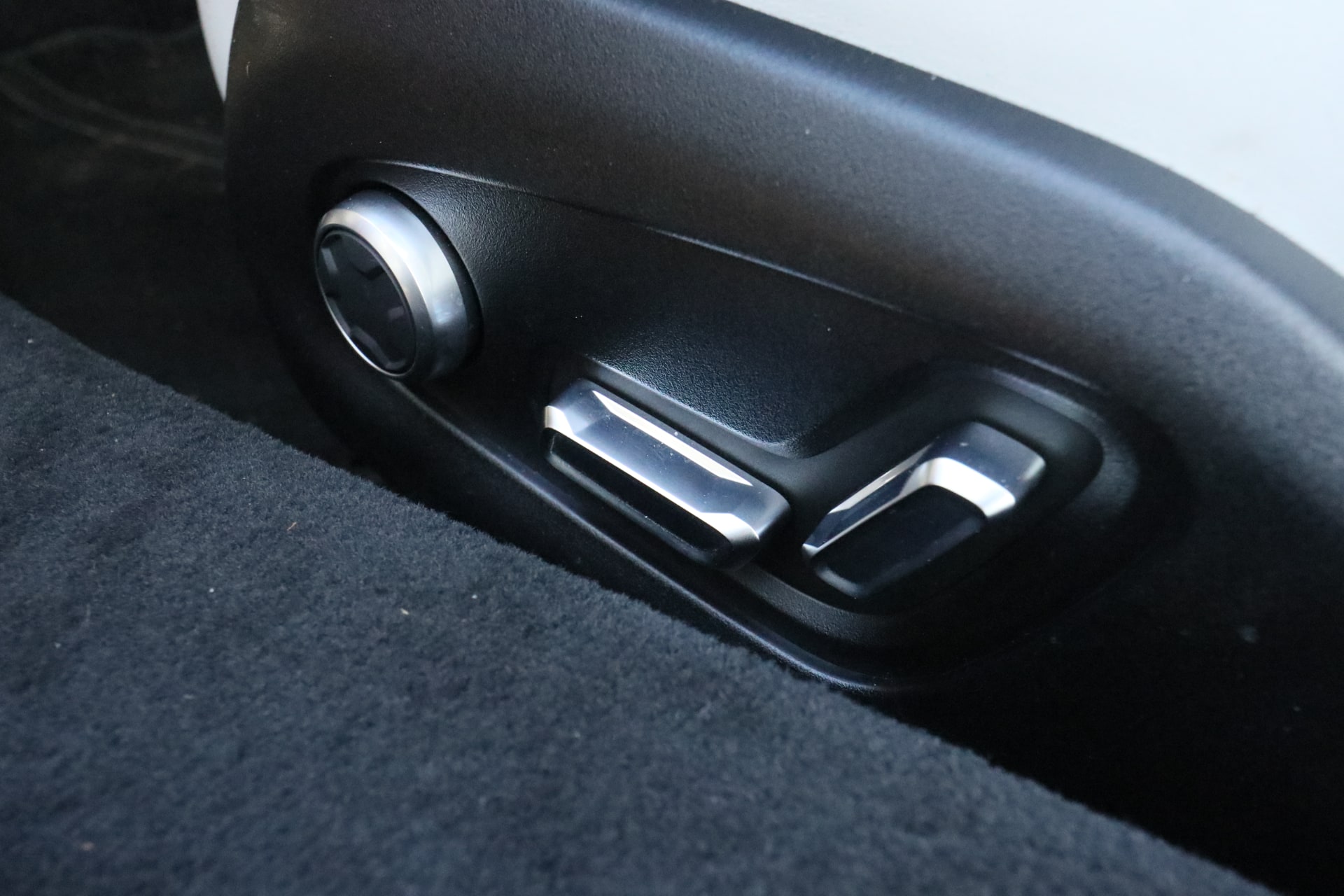 2024 Lotus Emira V6 First Edition / 2024 로터스 에미라 V6 퍼스트 에디션