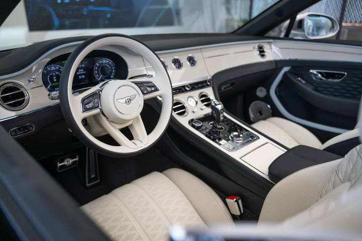 2025 Bentley Continental GTC Mulliner / 2025 벤틀리 컨티넨탈 GTC 뮬리너