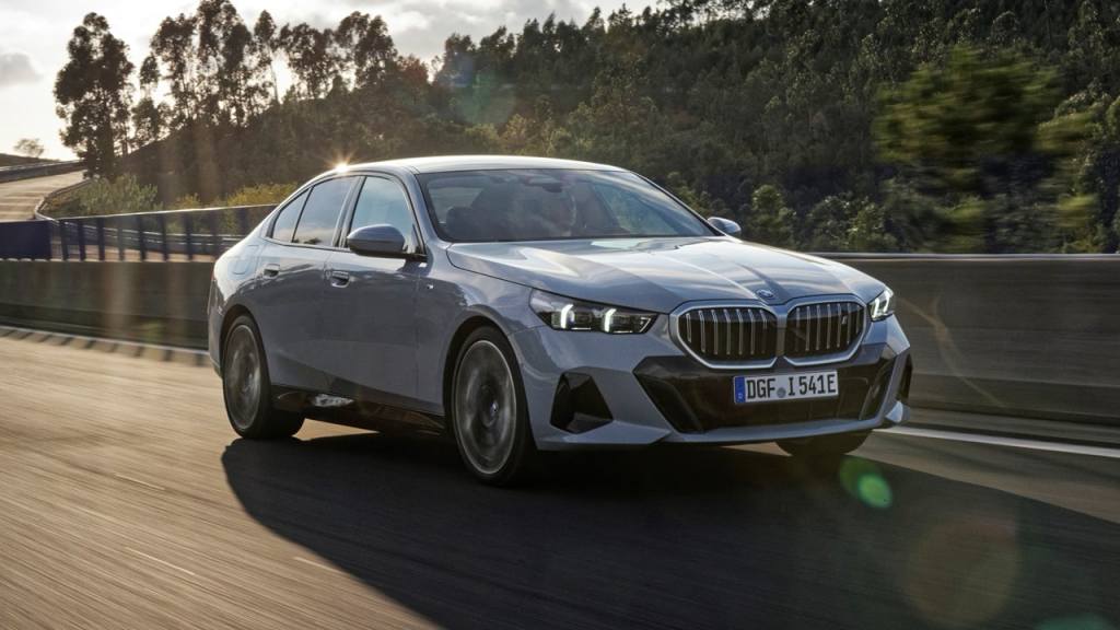 [새 차] 전기 세단 i5 일반 모델에 사륜구동 시스템 더한 BMW 뉴 i5&nbsp;xDrive40