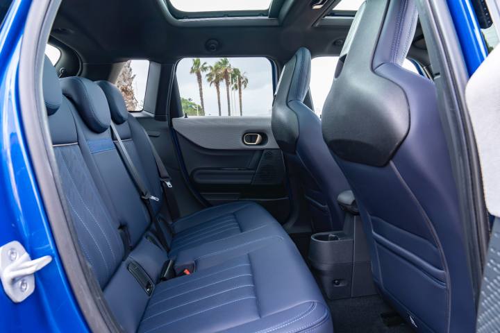 2025 Mini Cooper C 5-door / 2025 미니 쿠퍼 C 5도어